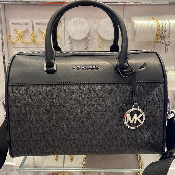 Michael Kors med Duffle Travel - Leather/Coated
35S2STFU2B
BLACK - Picture 6 of 16